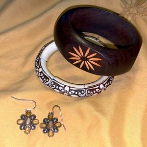 Jewelry bundle || 2 bracelets and earrings